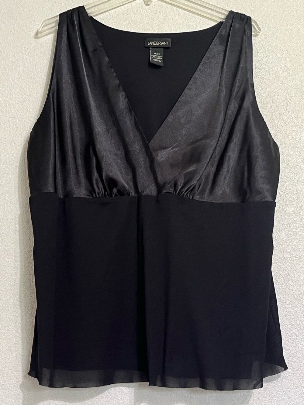 Lane Bryant Black V Neck Sleeveless Top Satin Sheer Overlay Women’s Size 18/20